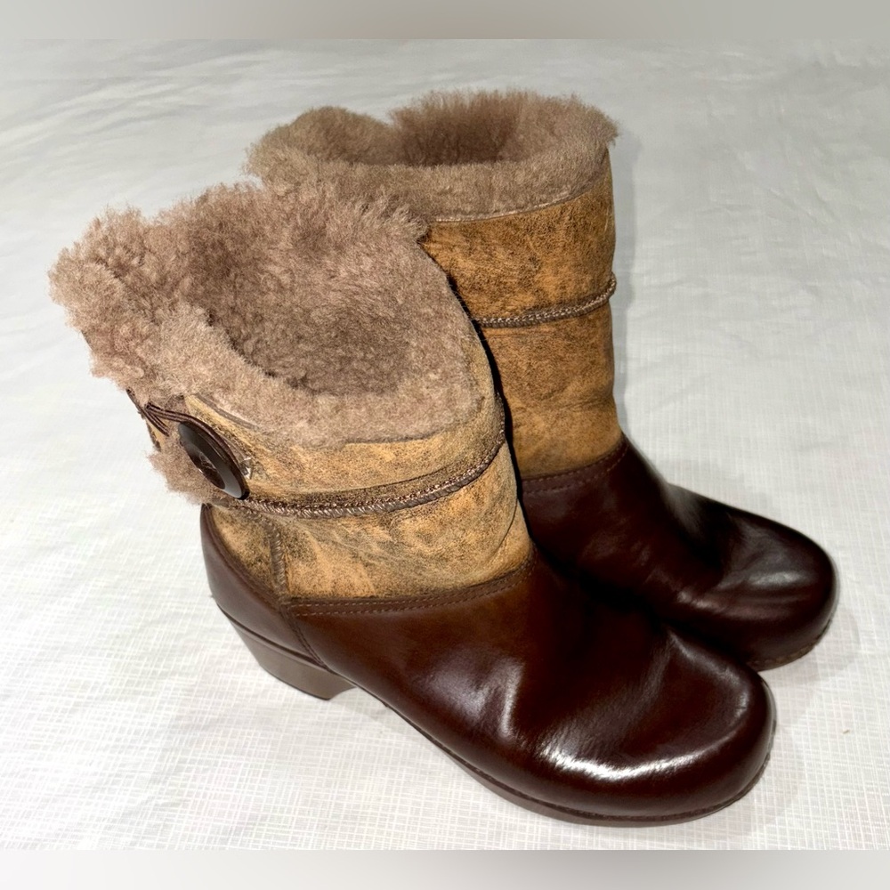 Dansko 9.5 40 Brown Leather Shearling Women's Clog  Boots Booties